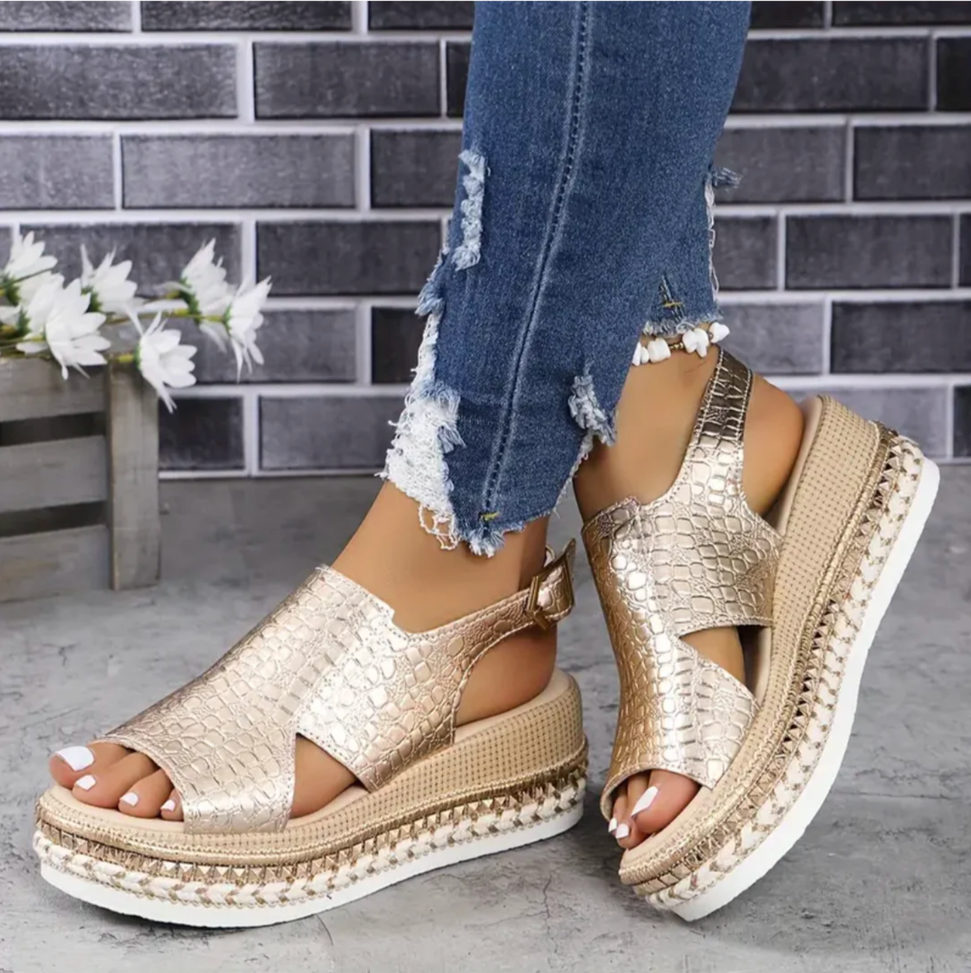 https://cdn.shopify.com/s/files/1/0885/3776/0083/files/elegante-dames-sandalen-helma-women-shoes-824.png?v=1741605755