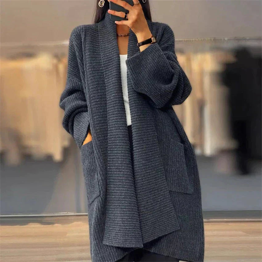 Lång stickad kofta – Stilren & Bekväm Lager-På-Lager Look1