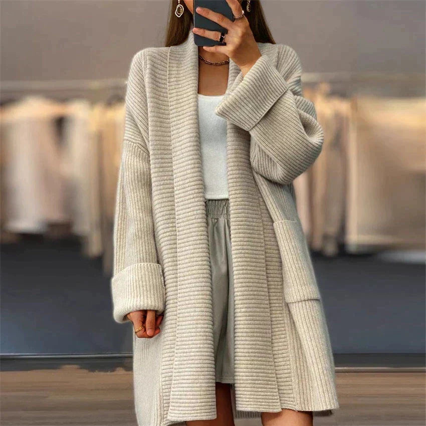 Lång stickad kofta – Stilren & Bekväm Lager-På-Lager Look2