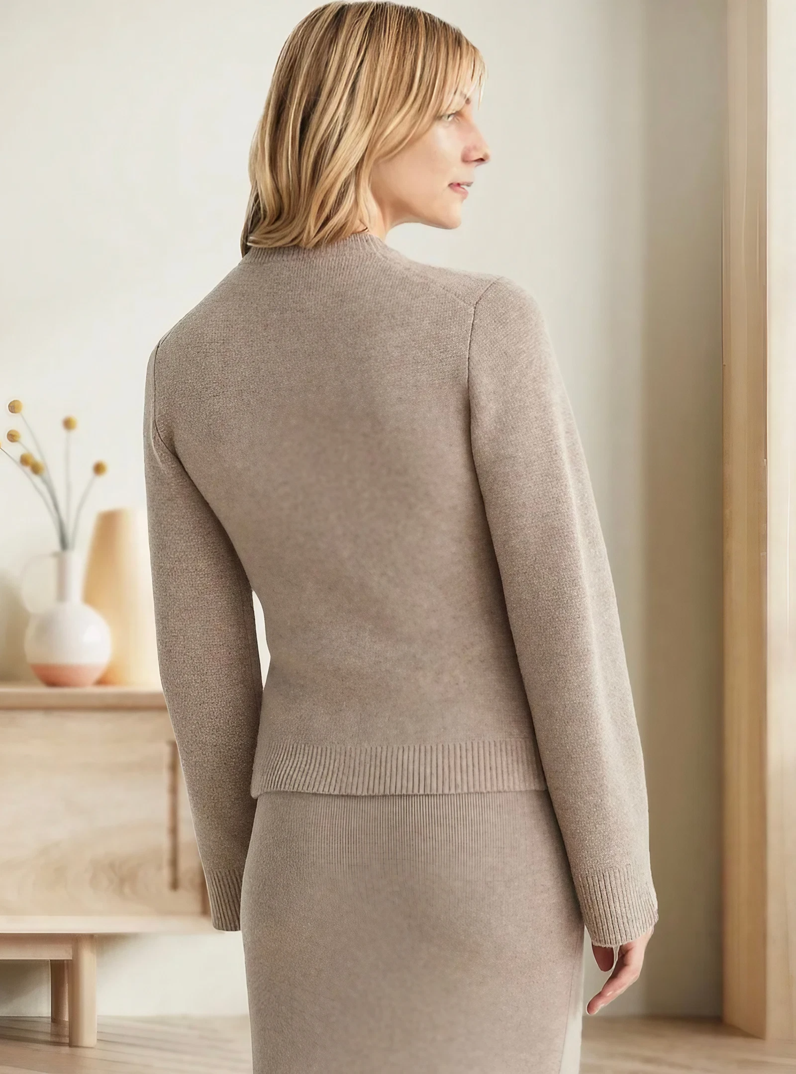 Stickad Kofta med Knäppning – Elegant & Tidlös Design